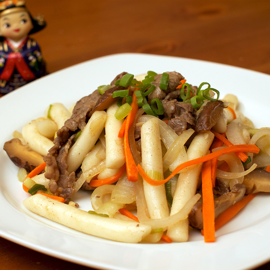 Tteokbokki (Korean Stir Fry Rice Cake)