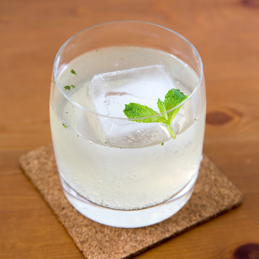 The California Woods (Honey & Mint Gin Cocktail)