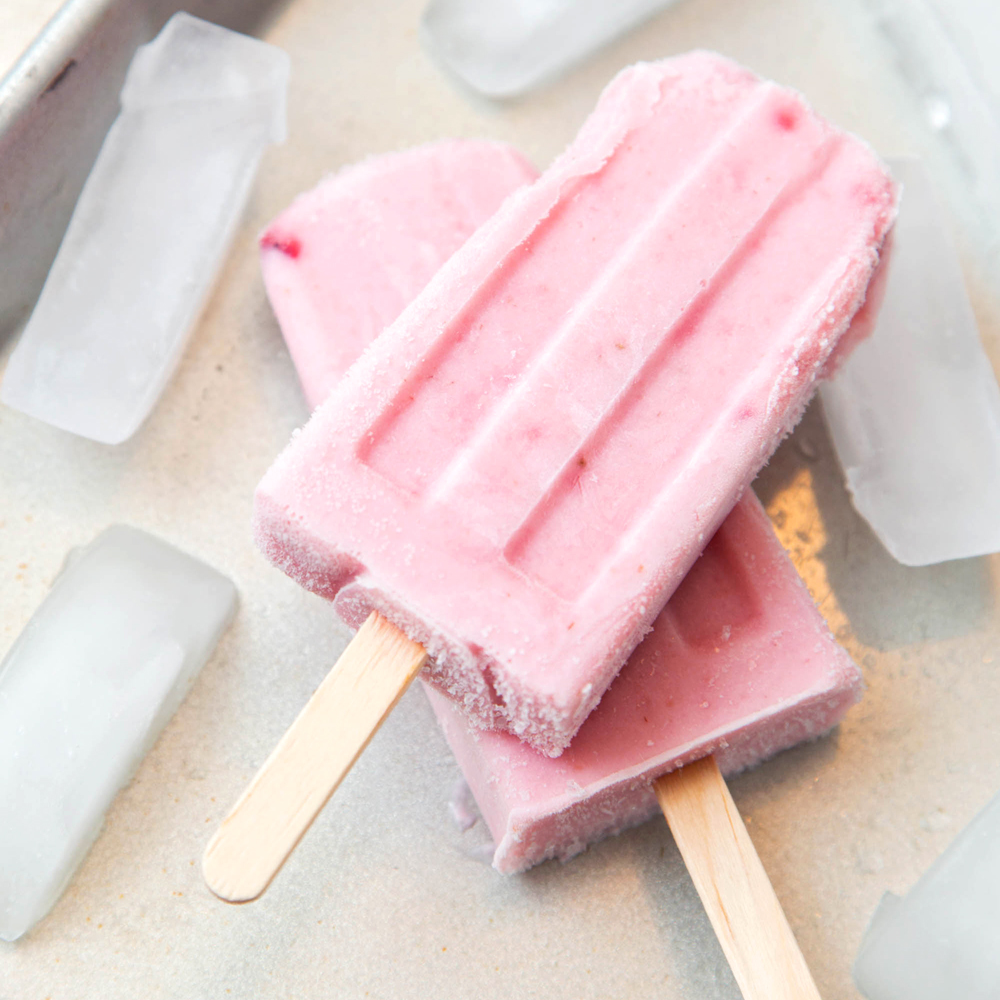 Paletas de Fresas (Mexican Strawberry Popsicles) - The Missing Lokness