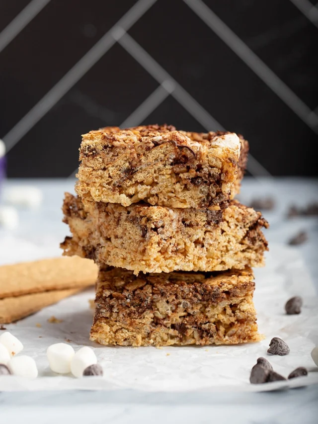 S’mores Crispy Rice Cereal Treats. A fun twist on the classic. Easy, no-bake, & guaranteed to be a crowd-pleaser! My favorite part? Toasting the marshmallows w/ a kitchen torch for that perfectly charred, smoky flavor.🤎 These Rice Krispies treats make the best party snacks or a sweet little afternoon pick-me-up!

Recipe link in profile ⬆️ #ontheblog #TheMissingLokness

https://www.themissinglokness.com/2025/08/28/smores-crispy-rice-cereal-treats/